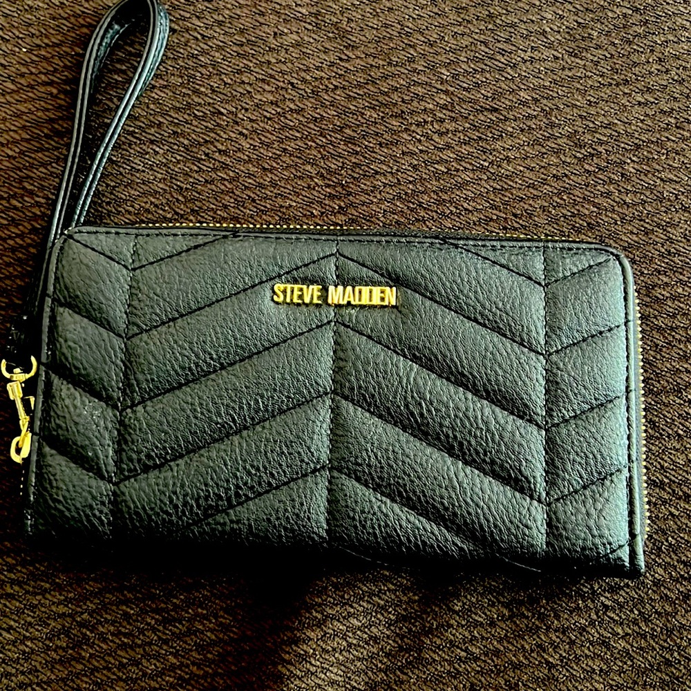 Steve Madden black clutch purse